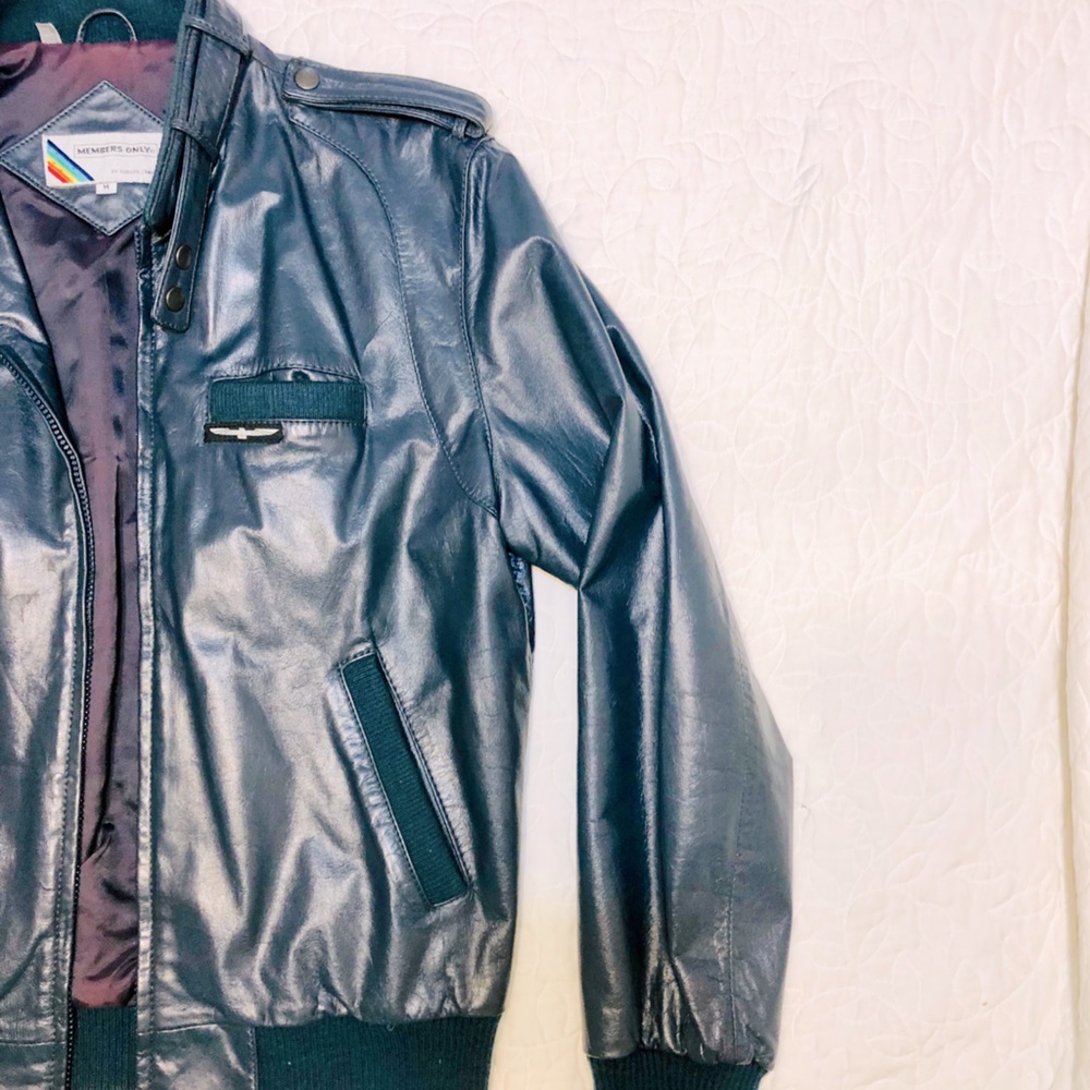 Vintage Men's Navy Blue Bomber Jacket
